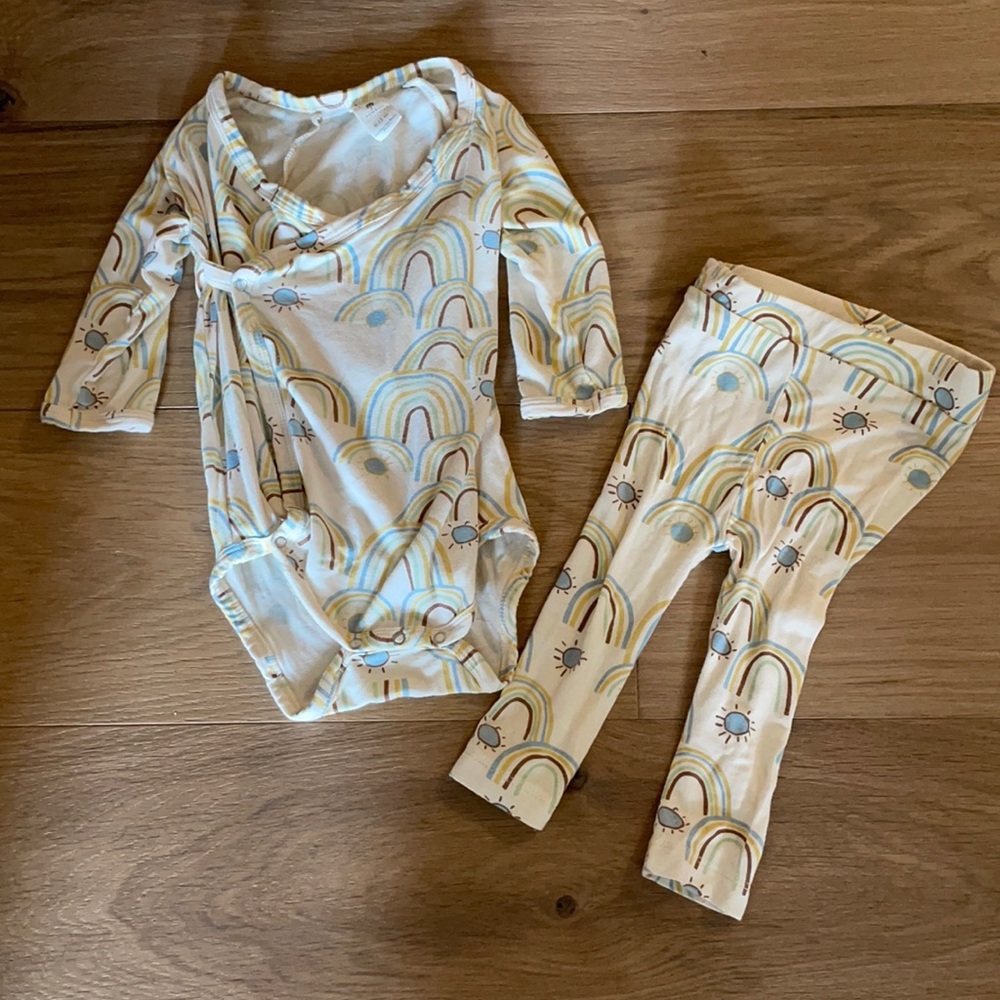 Kate Quinn bamboo rainbow outfit 6-12 mo